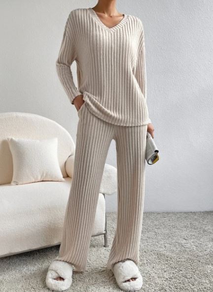 Casual 2-Piece Loungewear Set – Soft, Relaxed Fit for Autumn & Winter